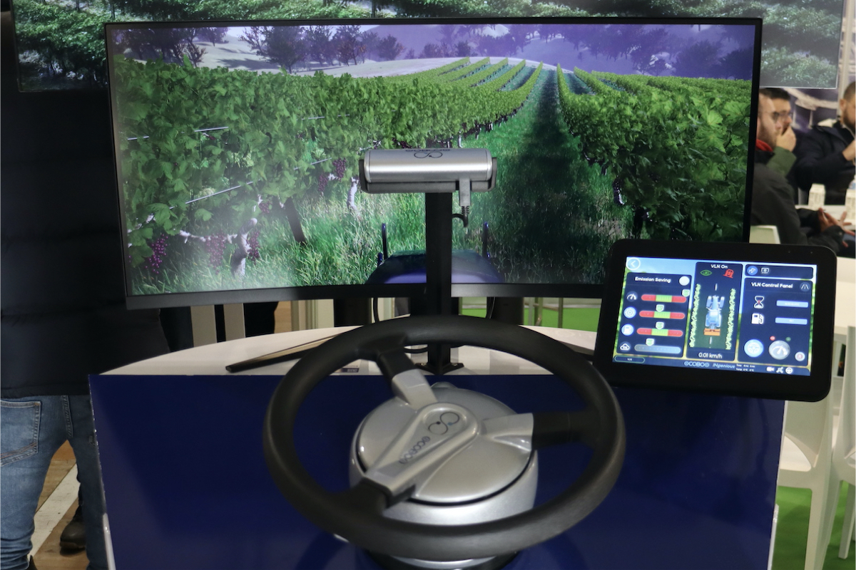 Il sistema VLN esposto a Fira 2023 si compone di un'unica telecamera frontale, un software AI ed un volante elettrico